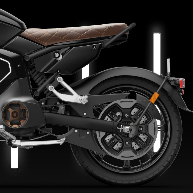 TC MAX FULL BLACK 125 cm³